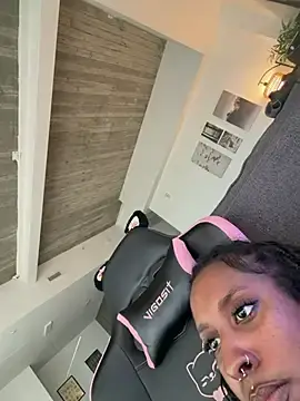 Stripchat Free Porn Cam of Your_Paris