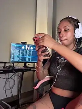 Stripchat Adult Webcam of Your_Paris