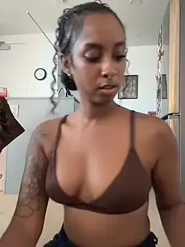 Stripchat Watch Live Sex Cams of Your_Paris