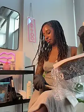 Stripchat Sex Cam of Your_Paris