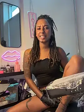 Stripchat Free Porn Cam of Your_Paris