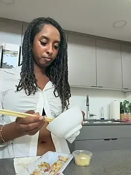 Stripchat Nude Webcam of Your_Paris