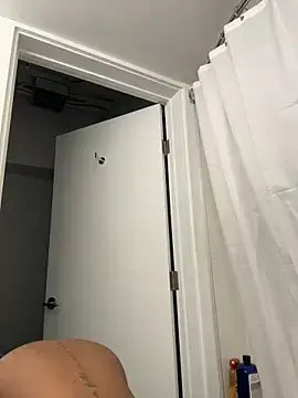 Stripchat Live Sex Cam of Your_Paris
