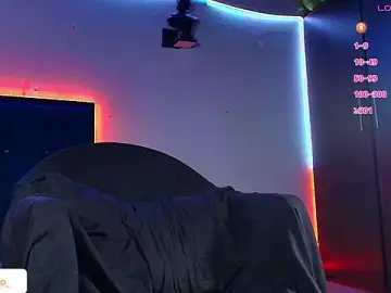 Stripchat Live Sex of kuzzcoo