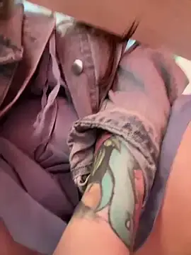 Stripchat Live Sex of PumaShyXD