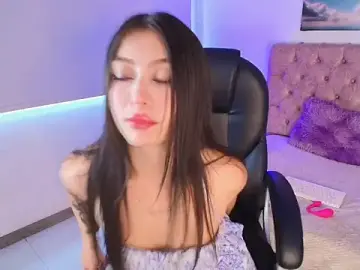 Stripchat Free Porn Cam of Julianaa_Castro_