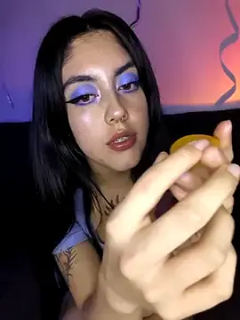 Stripchat Live Sex Cam of Mazikeen--