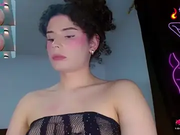 Stripchat Sex Chat of DoveCameron_