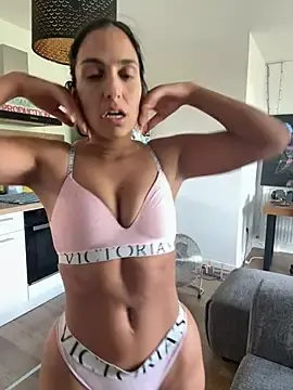Stripchat Nude Webcam of LaPetiteKim