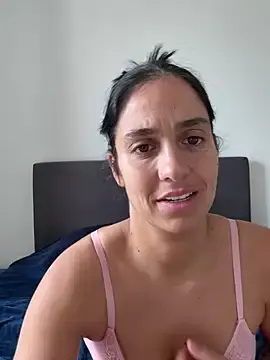 Stripchat Live Sex Cam of LaPetiteKim