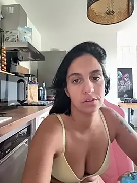 Stripchat Sex Cam of LaPetiteKim