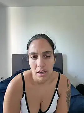 Stripchat Free Porn Cam of LaPetiteKim
