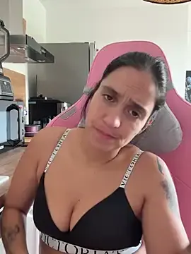 Stripchat Adult Webcam of LaPetiteKim