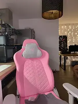 Stripchat Sex Cam of LaPetiteKim