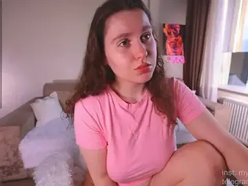 Stripchat Sex Cam of My_Emmy