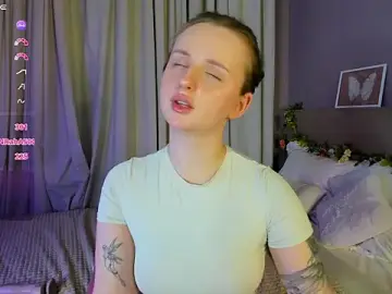 Stripchat Live Sex Cam of Rina_Panic