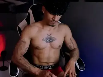 Stripchat Free Live Porn of Thomas_Fit1