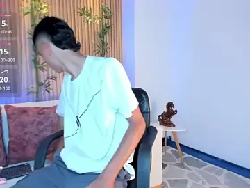 Stripchat Free Live Porn of Aaron_Scoot