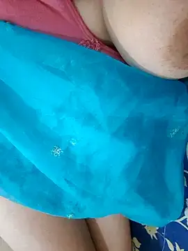 Stripchat Nude Webcam of BigBustyRuhi