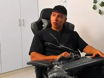 Stripchat Free Porn Cam of Bray_Kevin