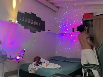 Stripchat Live Sex Cam of Kisan_Smith