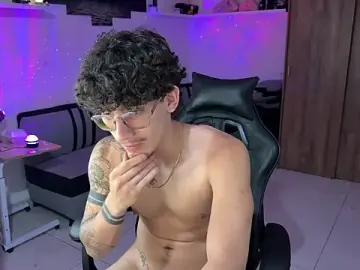 Stripchat Sex Cam of Kisan_Smith