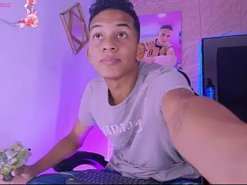 Stripchat Watch Live Sex Cams of dilan_alfonzo