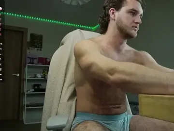 Stripchat Free Porn Cam of MrbigLouis