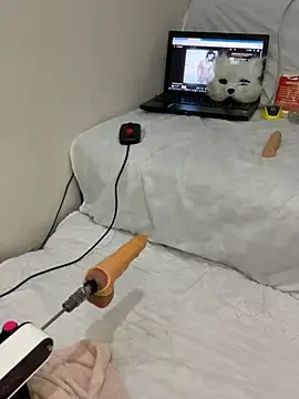 Stripchat Live Sex Cam of Ozge-SluttyScream69