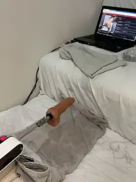 Stripchat Free Live Porn of Ozge-SluttyScream69