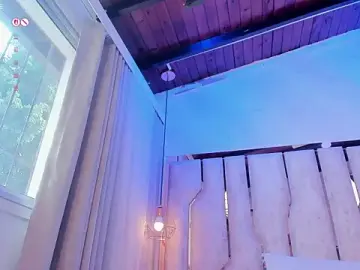 Stripchat Adult Webcams of ari_monet