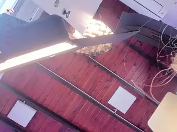 Stripchat Live Sex of ari_monet