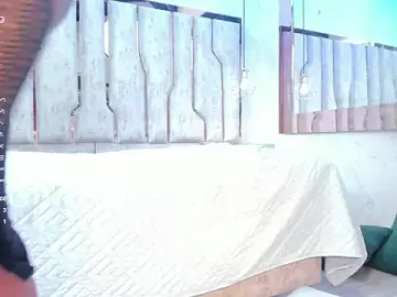 Stripchat Sex Cam of ari_monet