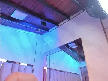 Stripchat Live Sex Cam of ari_monet