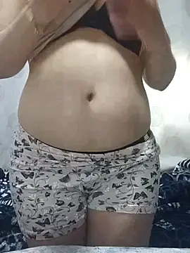 Stripchat Sex Cam of linakhalifa