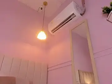 Stripchat Live Sex Cam of _lucia_18