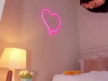 Stripchat Sex Cam of _lucia_18