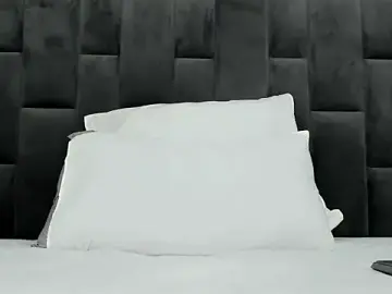 Stripchat Adult Webcam of Adam_Clay21