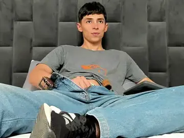 Stripchat Adult Video Chat of Adam_Clay21