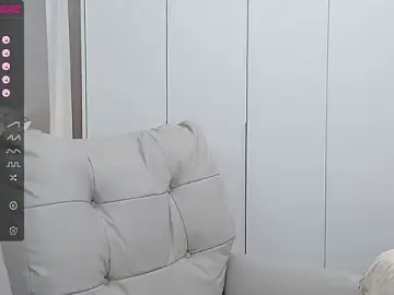 Stripchat Live Sex Cam of uuxiaocai
