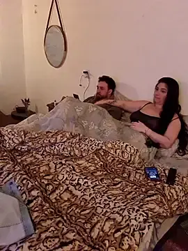 Stripchat Live Sex Cam of Hey-Hot