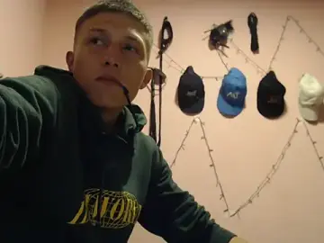 Stripchat Adult Webcam of Violet_And_Smith