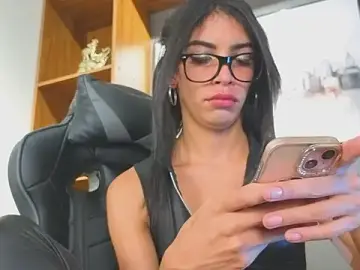 Stripchat Adult Webcam of Alahia_Rodriguez