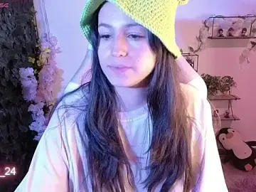 Stripchat Adult Webcam of Eymmy_24