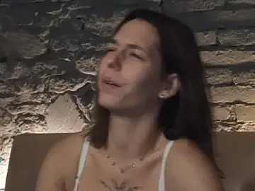 Stripchat Free Live Porn of shygurl18