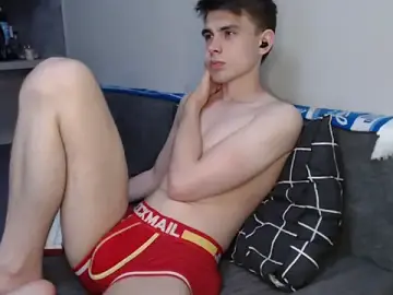 Stripchat Nude Webcam of Student_Oliver