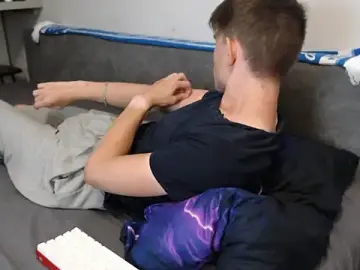 Stripchat Free Porn Cam of Student_Oliver