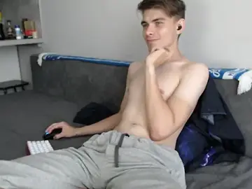 Stripchat Best live sex cam show of Student_Oliver