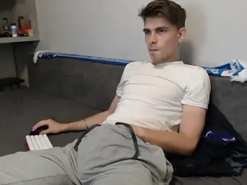 Stripchat Live Sex of Student_Oliver