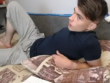 Stripchat Live Sex Cam of Student_Oliver